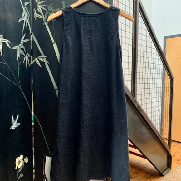 Pyne and Smith Black Linen Swingy Dress - Picture 2 of 3